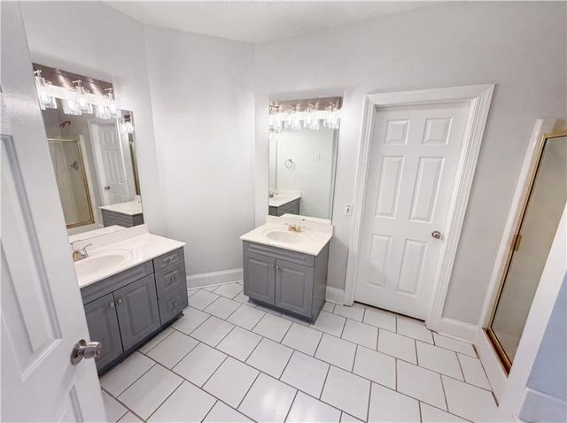 125 Farr Lake Drive, Tyrone, GA 30290