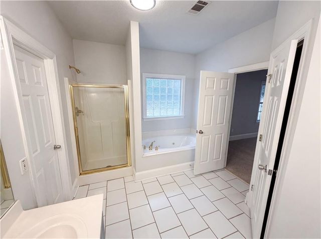 125 Farr Lake Drive, Tyrone, GA 30290