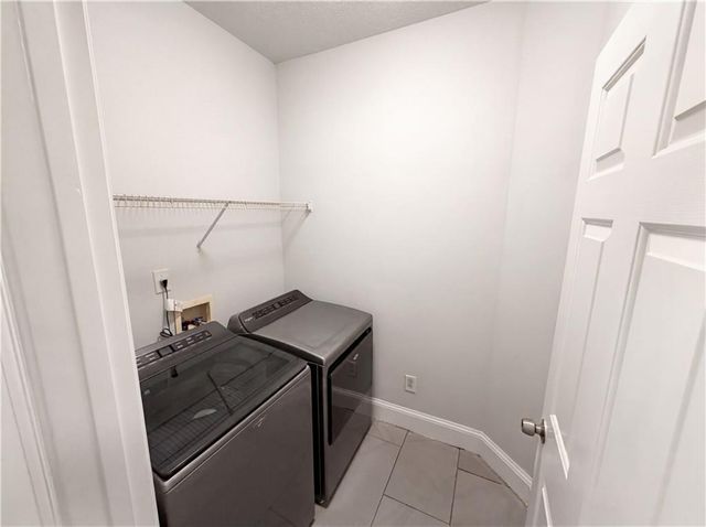 125 Farr Lake Drive, Tyrone, GA 30290