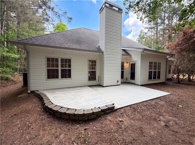 125 Farr Lake Drive, Tyrone, GA 30290
