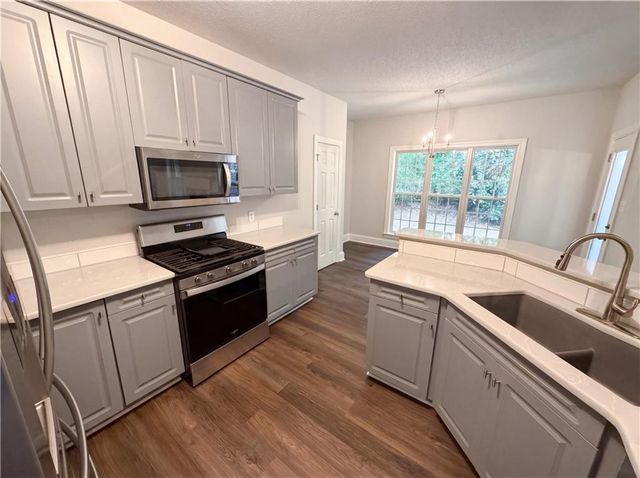 125 Farr Lake Drive, Tyrone, GA 30290