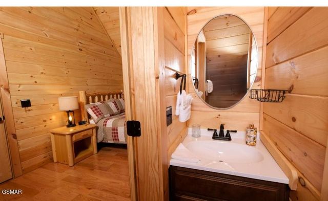 124 White Oak Resort Way, Gatlinburg, TN 37738