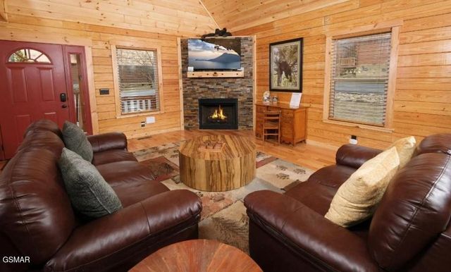 124 White Oak Resort Way, Gatlinburg, TN 37738