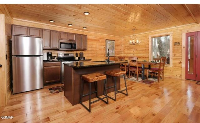 124 White Oak Resort Way, Gatlinburg, TN 37738
