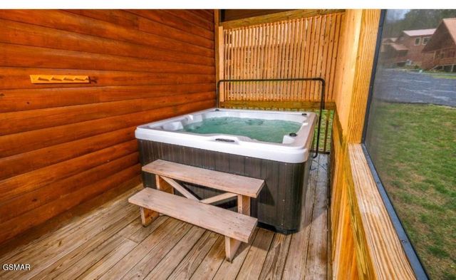 124 White Oak Resort Way, Gatlinburg, TN 37738