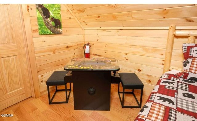 124 White Oak Resort Way, Gatlinburg, TN 37738