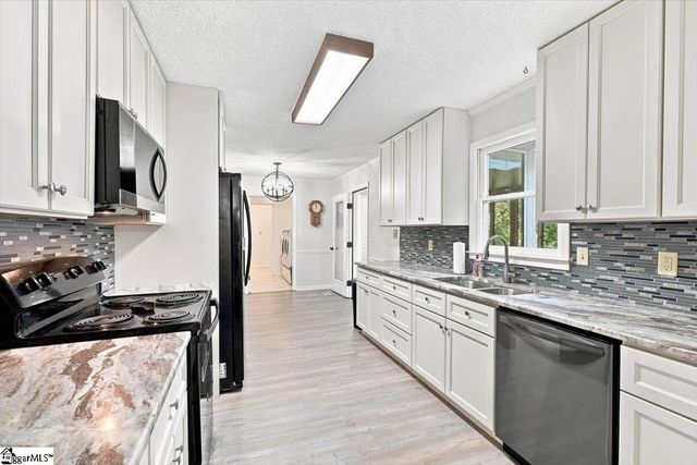 301 Mountain View Court, Greenville, SC 29611