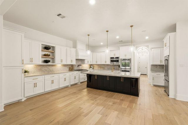 19 Sanctuary Trail, Missouri City, TX 77459