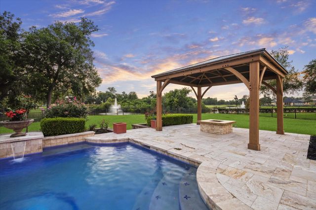 19 Sanctuary Trail, Missouri City, TX 77459
