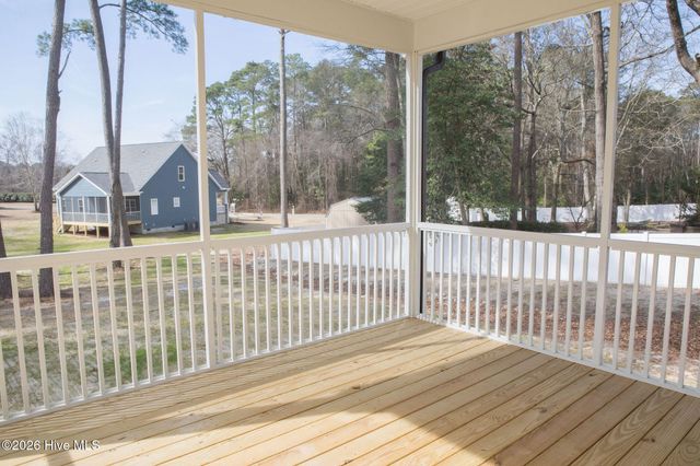 504 Pointe Drive, La Grange, NC 28551