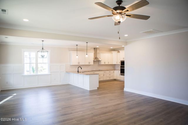 504 Pointe Drive, La Grange, NC 28551