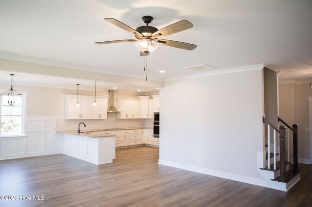 504 Pointe Drive, La Grange, NC 28551