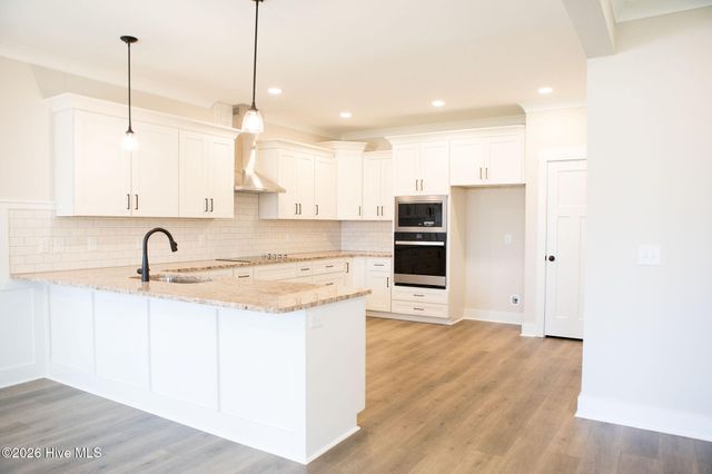 504 Pointe Drive, La Grange, NC 28551