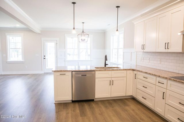 504 Pointe Drive, La Grange, NC 28551