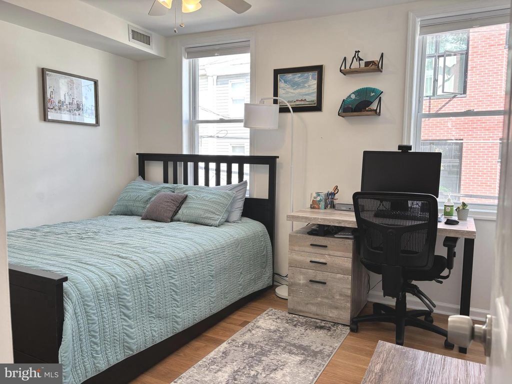 532 E CABOT ST, Philadelphia, PA 19125