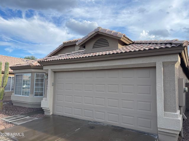 2311 E KELTON Lane, Phoenix, AZ 85022
