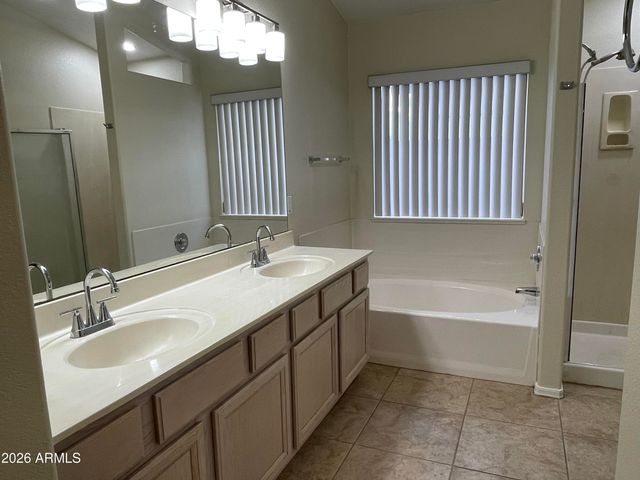 2311 E KELTON Lane, Phoenix, AZ 85022