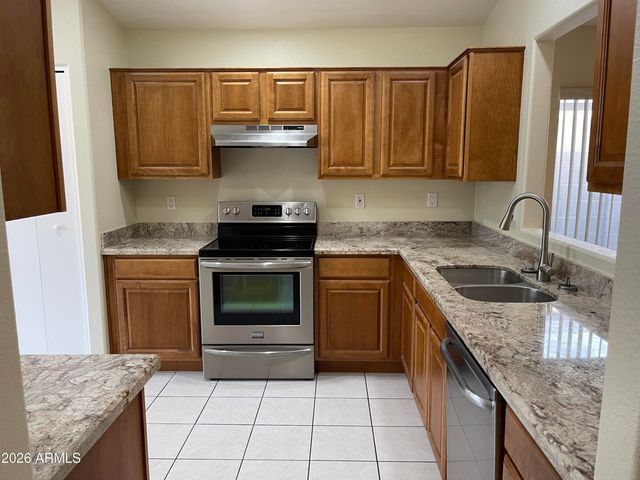 2311 E KELTON Lane, Phoenix, AZ 85022