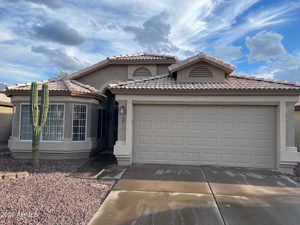 2311 E KELTON Lane, Phoenix, AZ 85022