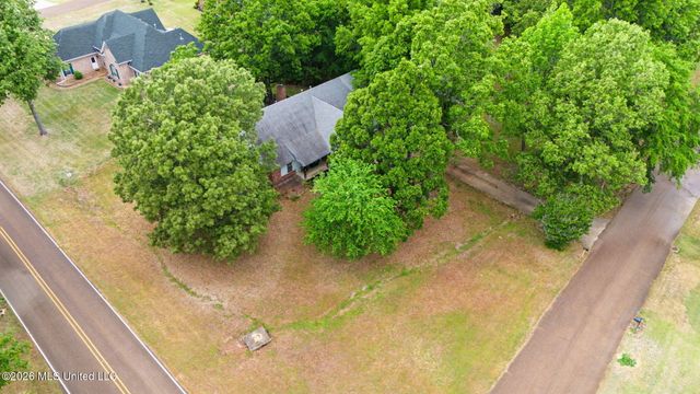 2601 Birch Island Drive, Nesbit, MS 38651