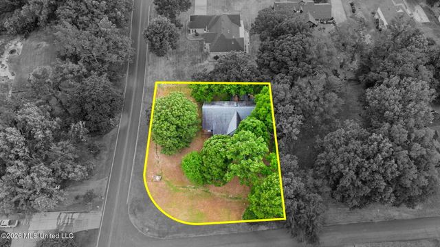 2601 Birch Island Drive, Nesbit, MS 38651