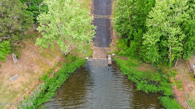2601 Birch Island Drive, Nesbit, MS 38651