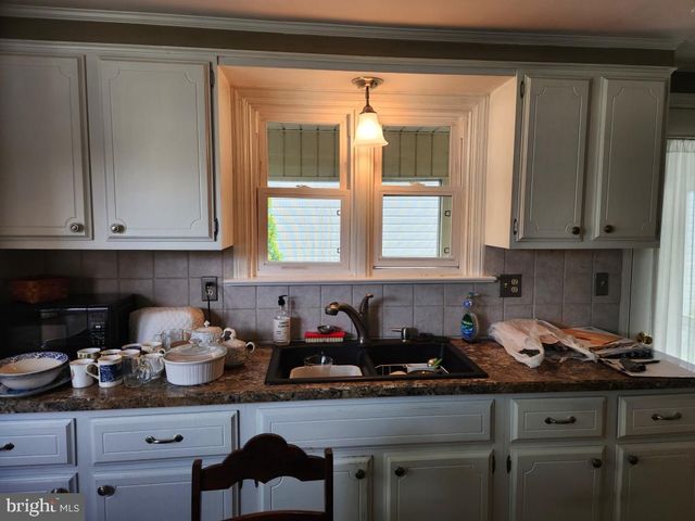 341 N BROAD ST, Lititz, PA 17543