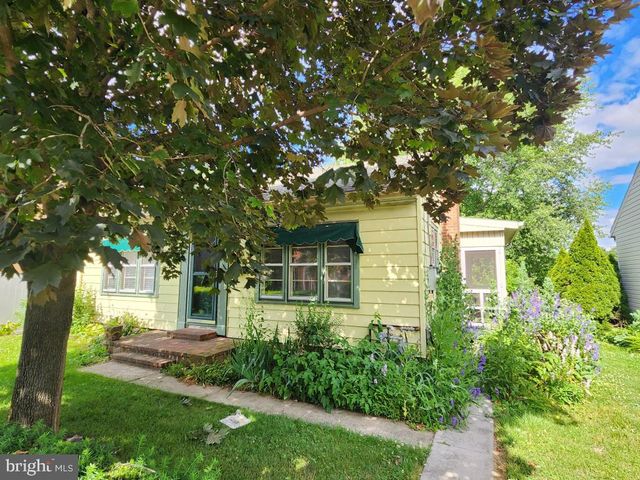 341 N BROAD ST, Lititz, PA 17543