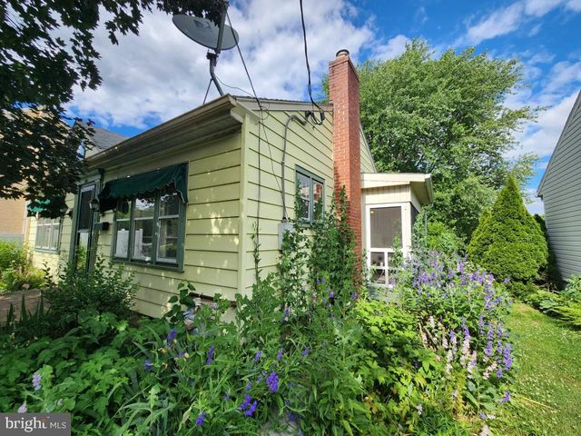 341 N BROAD ST, Lititz, PA 17543