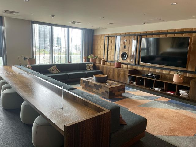 121 NE 34 ST 2511, Miami, FL 33137