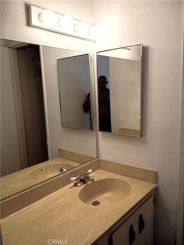 20234 Cantara, Los Angeles, CA 91306
