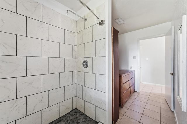 1502 20th Avenue N, Texas City, TX 77590