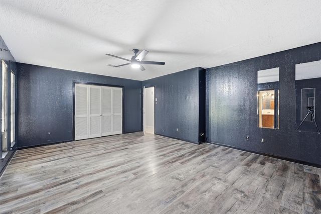 1502 20th Avenue N, Texas City, TX 77590