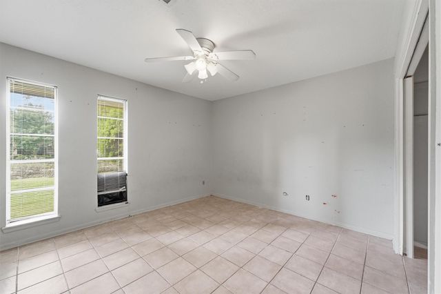 1502 20th Avenue N, Texas City, TX 77590