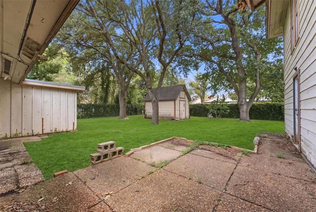 1502 20th Avenue N, Texas City, TX 77590