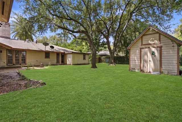 1502 20th Avenue N, Texas City, TX 77590