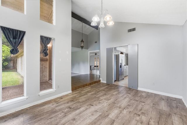 1502 20th Avenue N, Texas City, TX 77590