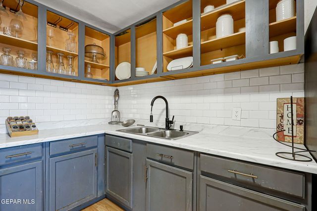 3021 MONROE Avenue, El Paso, TX 79930