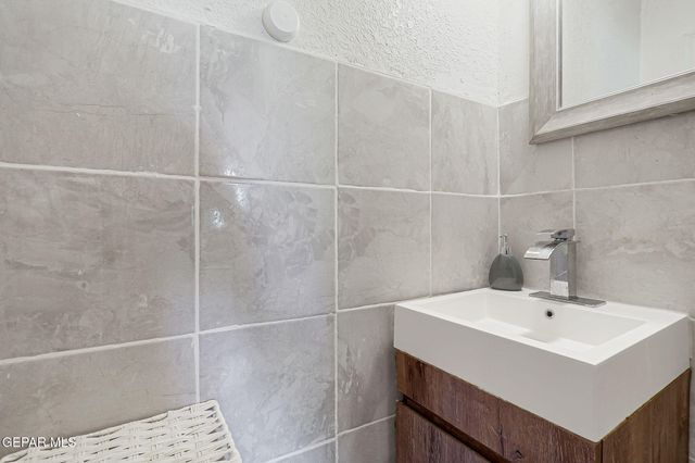 3021 MONROE Avenue, El Paso, TX 79930