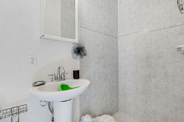 3021 MONROE Avenue, El Paso, TX 79930