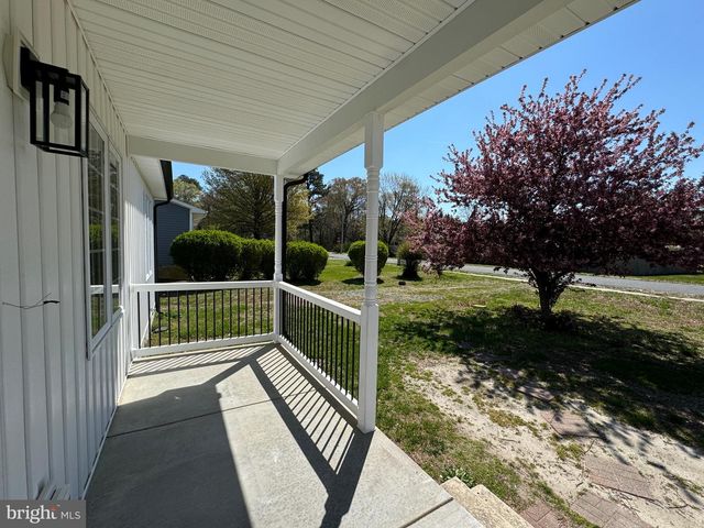 208 OAK ST, Ellendale, DE 19941
