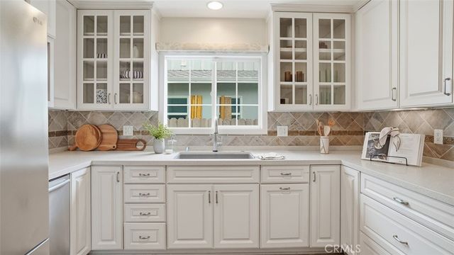 13360 Magnolia, Sherman Oaks, CA 91423
