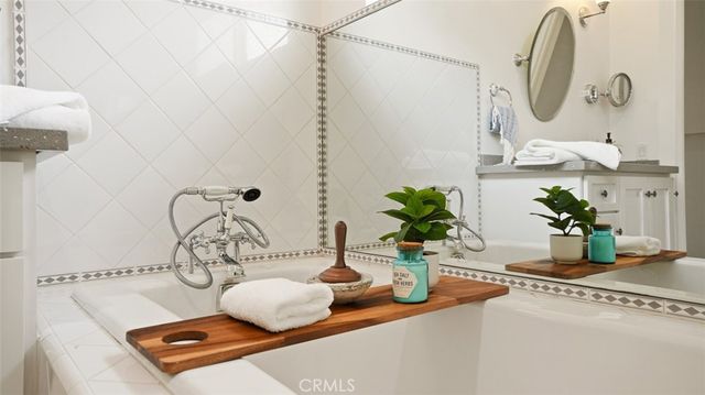 13360 Magnolia, Sherman Oaks, CA 91423