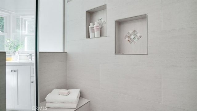 13360 Magnolia, Sherman Oaks, CA 91423