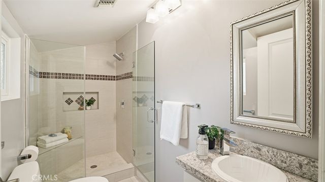 13360 Magnolia, Sherman Oaks, CA 91423