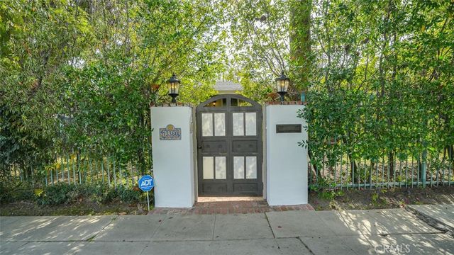 13360 Magnolia, Sherman Oaks, CA 91423