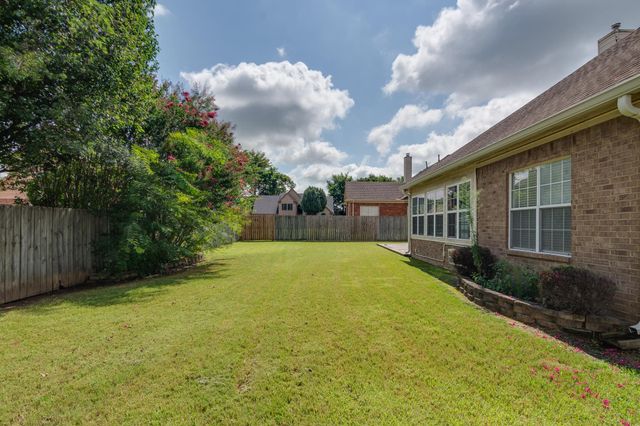 7326 PINNACLE OAKS DR, Memphis, TN 38125
