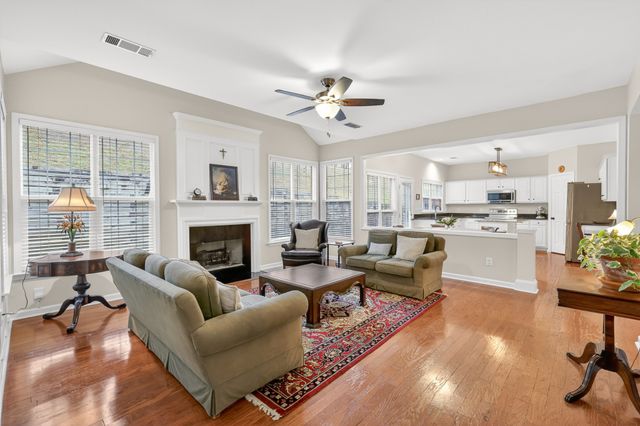 141 Sterling Oaks Ct, Brentwood, TN 37027