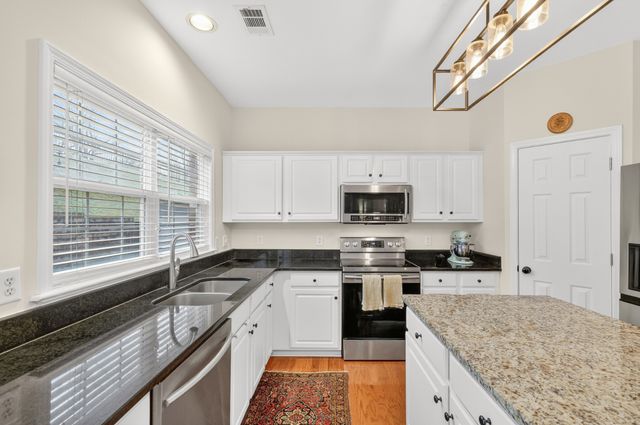 141 Sterling Oaks Ct, Brentwood, TN 37027