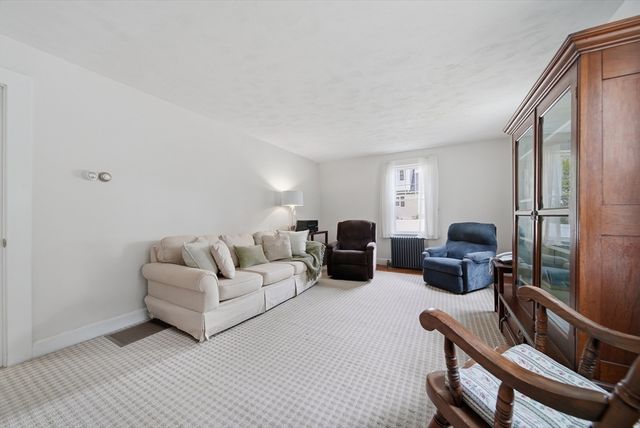 36 Holbrook Rd, North Andover, MA 01845